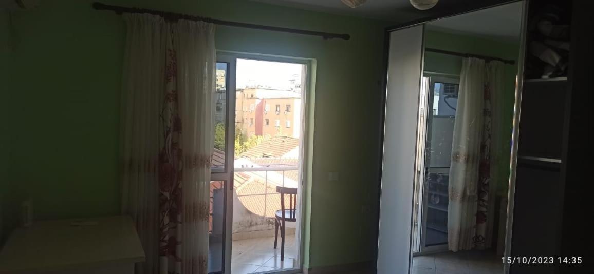 Royal 3 Hostel Tirana Exterior photo